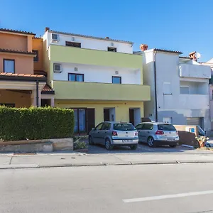 Apartment Milos, Pula